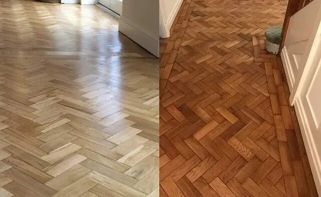 Comparaison d’un parquet en bâton rompu : bois clair poncé à gauche, finition dorée vitrifiée à droite