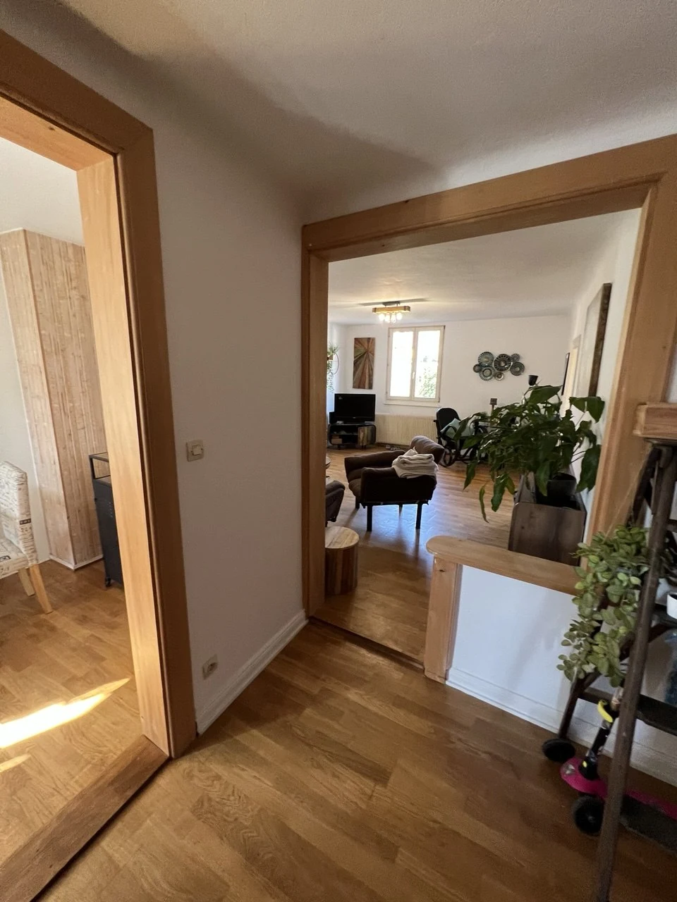 Parquet en bois massif rénové dans un intérieur alsacien