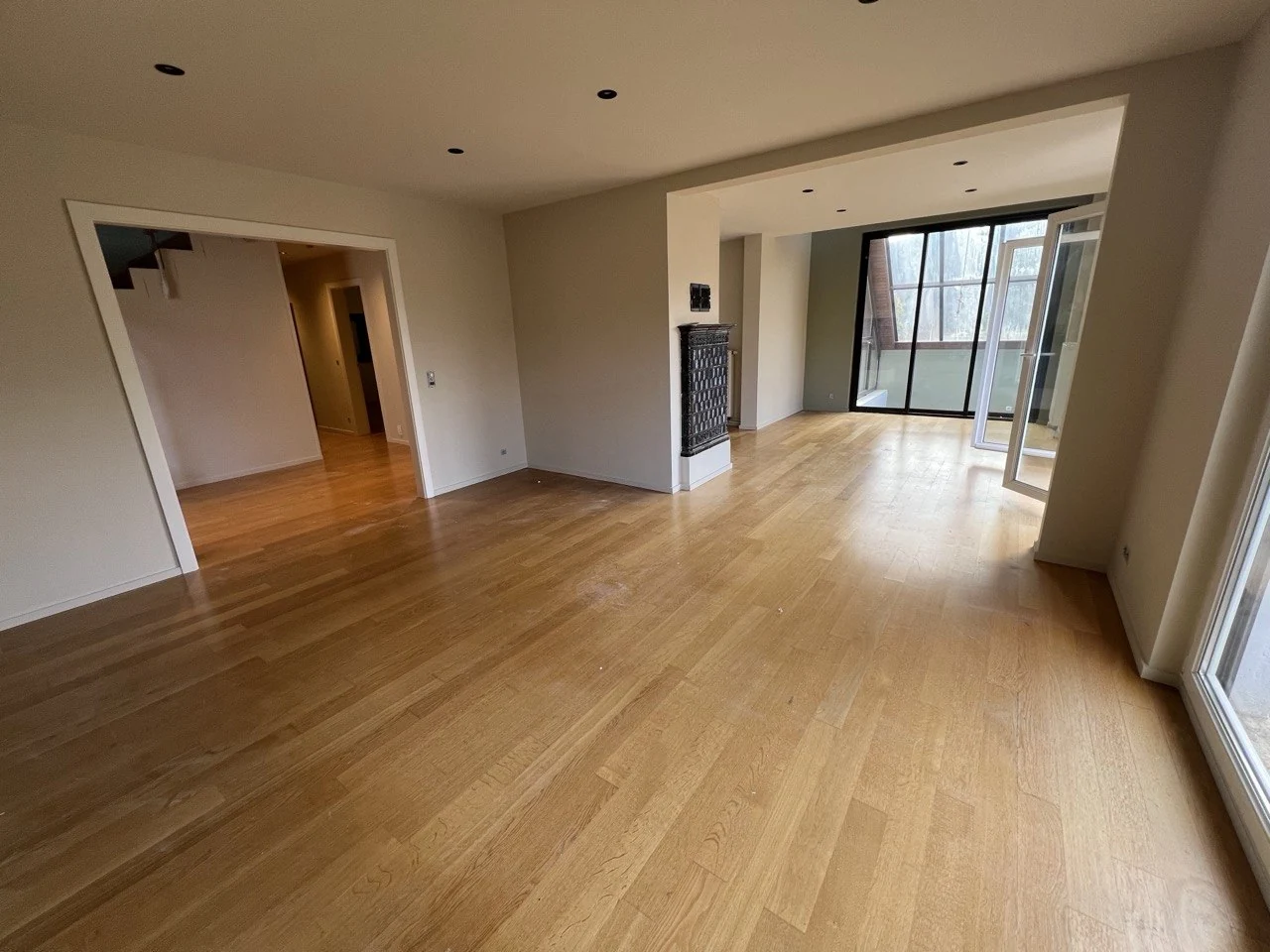 Parquet en bois clair dans un séjour